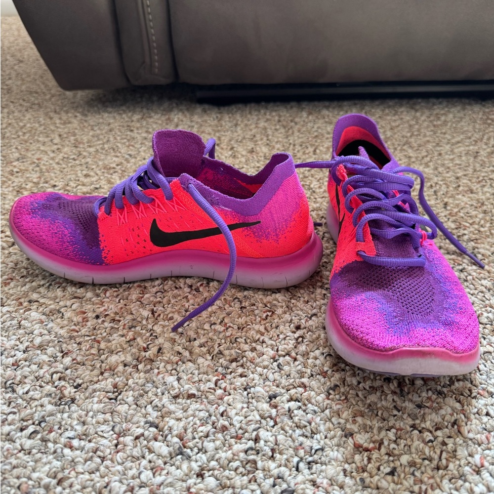 Nike Women's Pink and Purple Athletic Shoes
